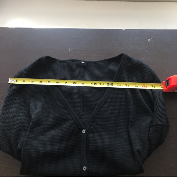 Uniqlo black button up Henley sweater size small - Picture 6 of 9